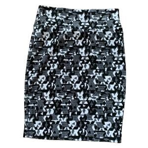 LuLaRoe Cassie pencil skirt - black and white, size L